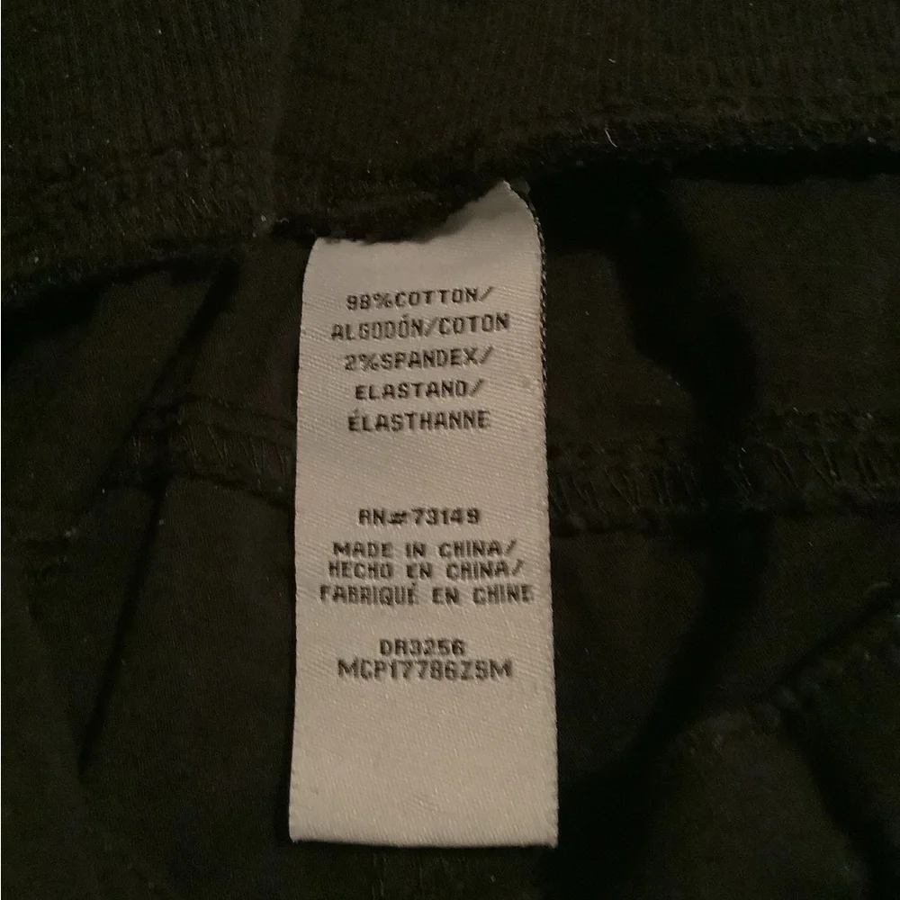 one 5 one Black Capris - Picture 8 of 8